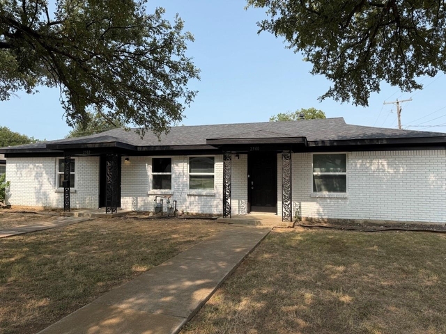 2500 Normont Circle - Photo 1