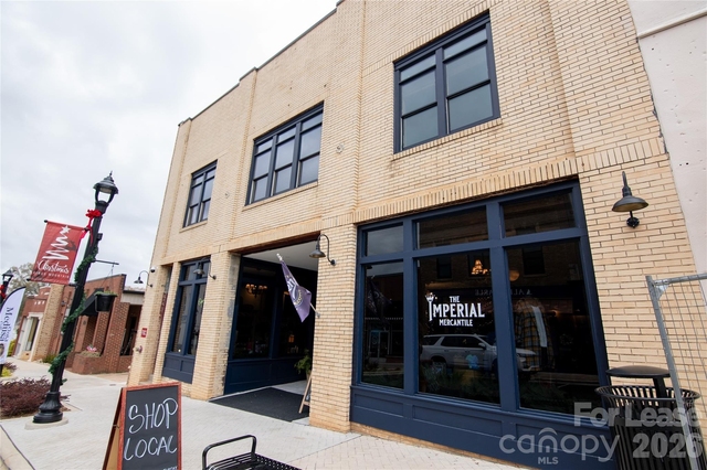 140 W Mountain Street - Photo 1