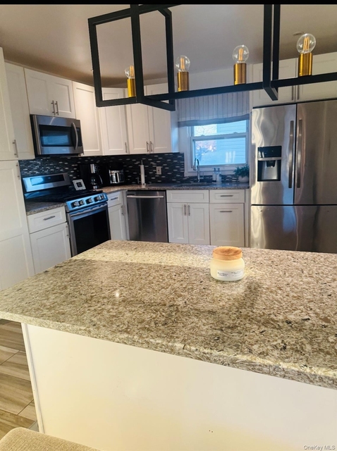 472 Kirkman Avenue - Photo 1