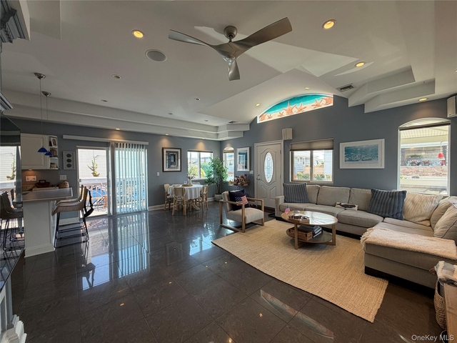 60 Trenton Avenue - Photo 1