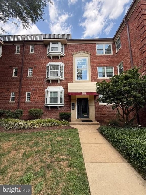2111 N Scott Street - Photo 1