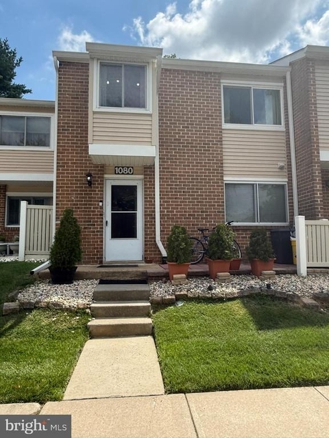 1080 Pendleton Court - Photo 1