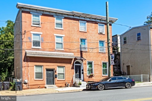 603 W 4th Street - Photo 1