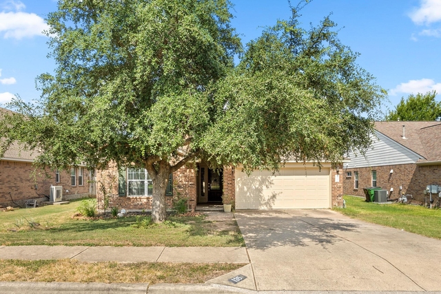 135 Justin Leonard Dr - Photo 1