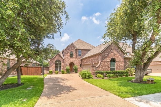 208 Angus Dr - Photo 1