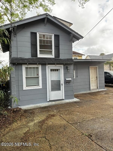 2738 Riverside Avenue - Photo 1