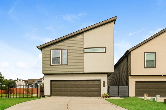 18342 W Centro Circle - Photo 1