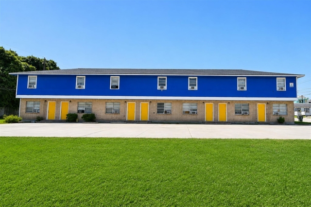 1206 30th Street - Photo 1