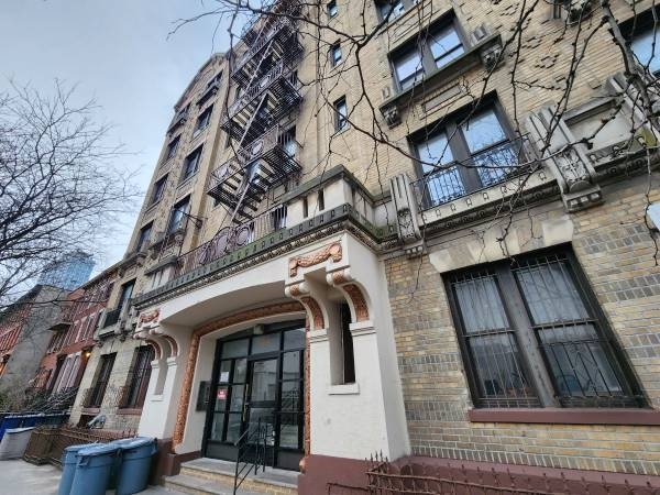 568 Pacific Street - Photo 1