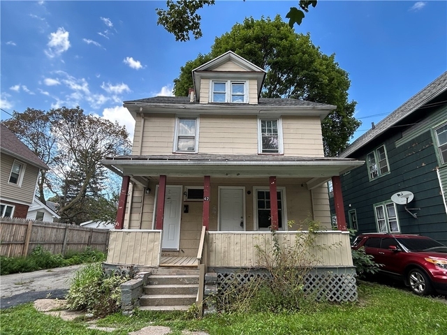42 Villa St - Photo 1