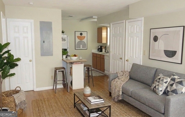 1738 Taylor Street Nw - Photo 1