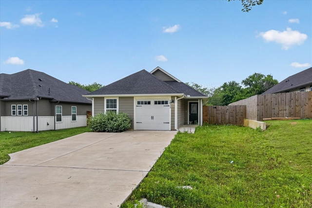 1032 Ray Drive - Photo 1