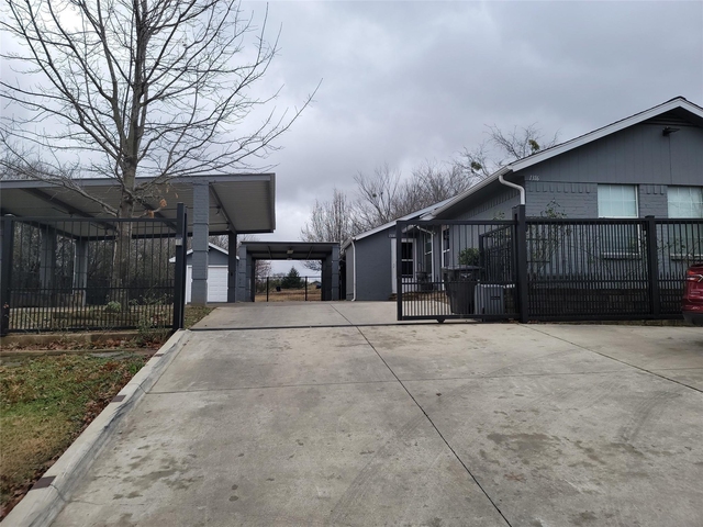 1316 Blodgett Avenue - Photo 1