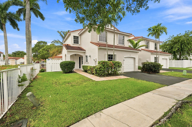 1115 Sw 180th Terrace - Photo 1