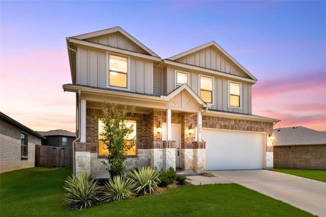 313 Woodlands Boulevard - Photo 1