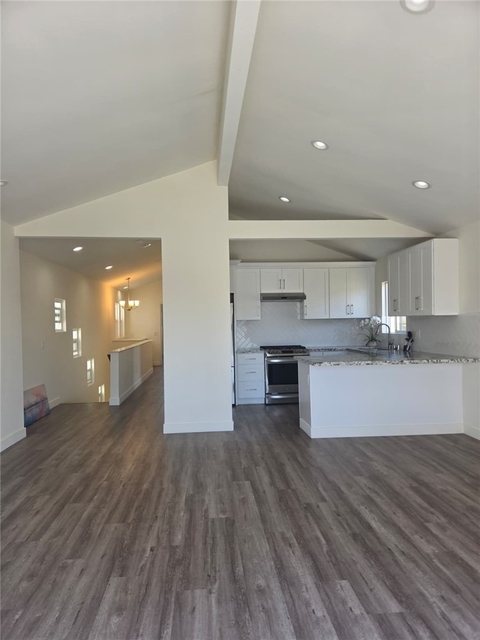 1812 W Balboa - Photo 1