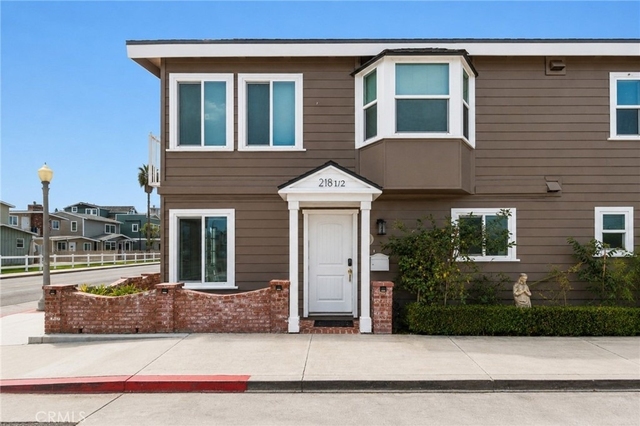 218 E Balboa - Photo 1