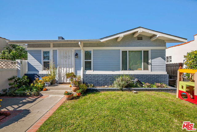 2227 Alsace Avenue - Photo 1