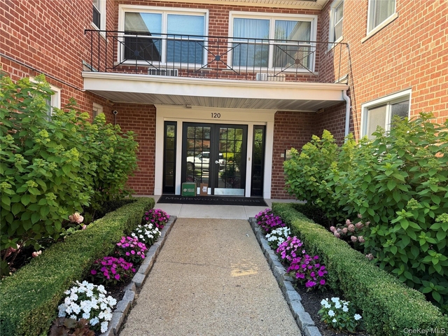 120 S Park Avenue - Photo 1
