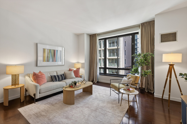 4 W 21st Street - Photo 1