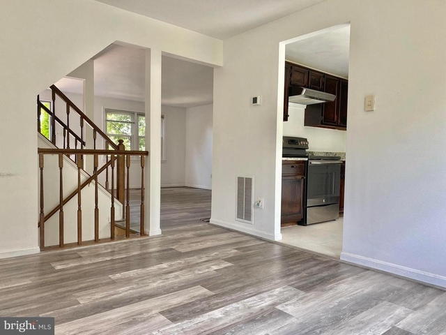 7351 Crestleigh Circle - Photo 1