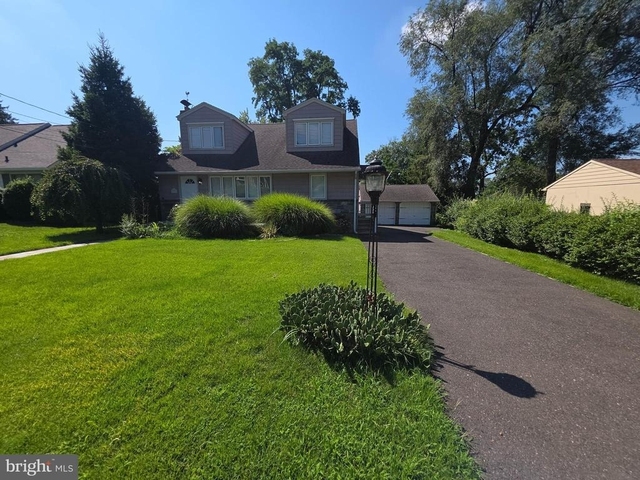 316 Hutchinson Avenue - Photo 1