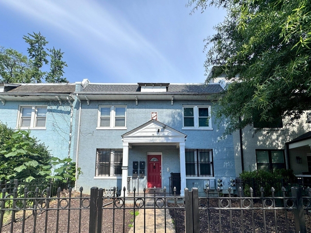 1652 West Virginia Avenue Ne - Photo 1