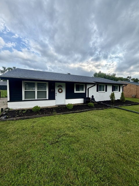201 Fairwood Drive - Photo 1