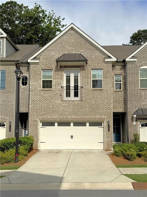 1468 Edgebrook Court Ne - Photo 1