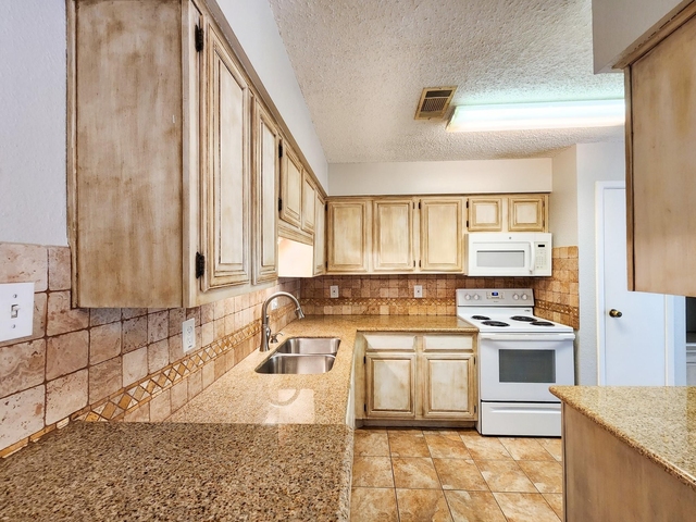 17742 Kings Park Lane - Photo 1