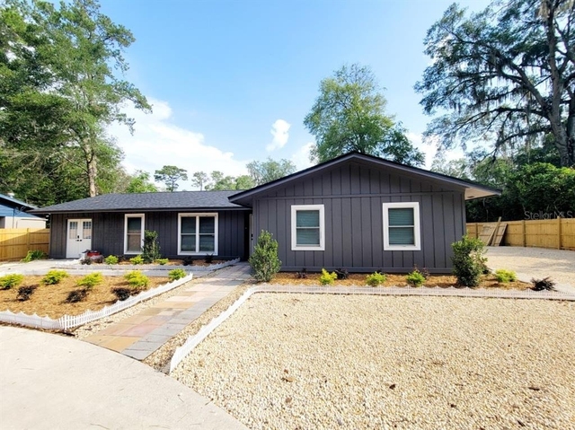 3116 W University Avenue - Photo 1
