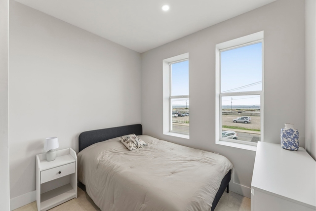 315 w broadway - Photo 1