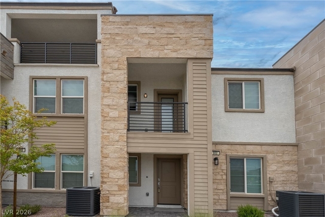 902 Bronzite Street - Photo 1