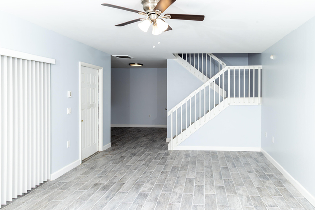 7406 74th Way - Photo 1