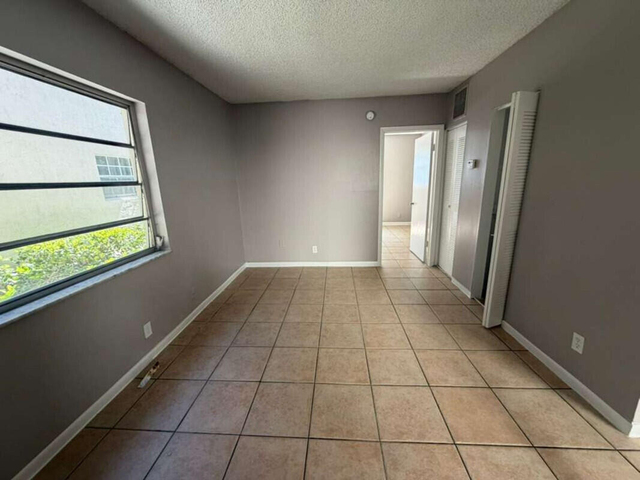 610 Ne 1st Avenue - Photo 1
