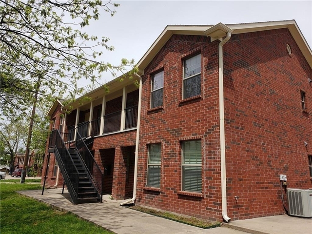 1618 Bois D Arc Street - Photo 1
