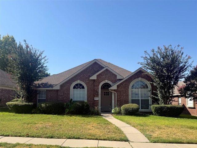 9941 Danbury Drive - Photo 1