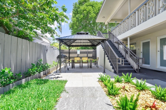 1638 Plunkett Street - Photo 1