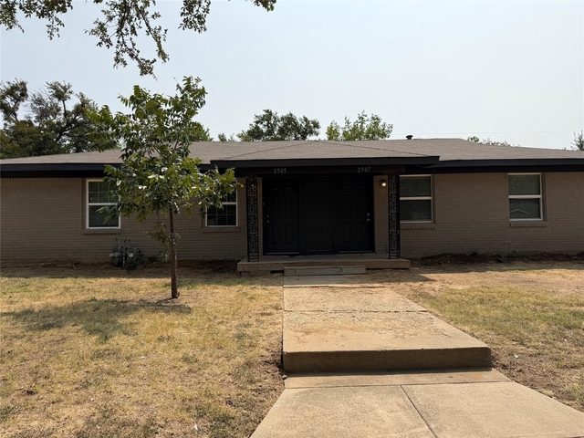 2505 Normont Circle - Photo 1