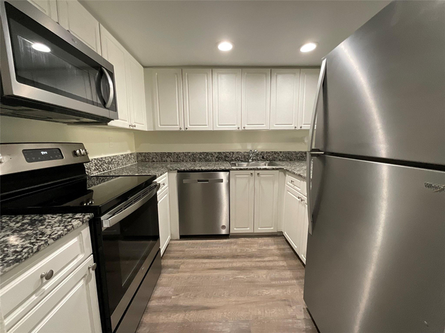 19455 Ne 10 Avenue - Photo 1