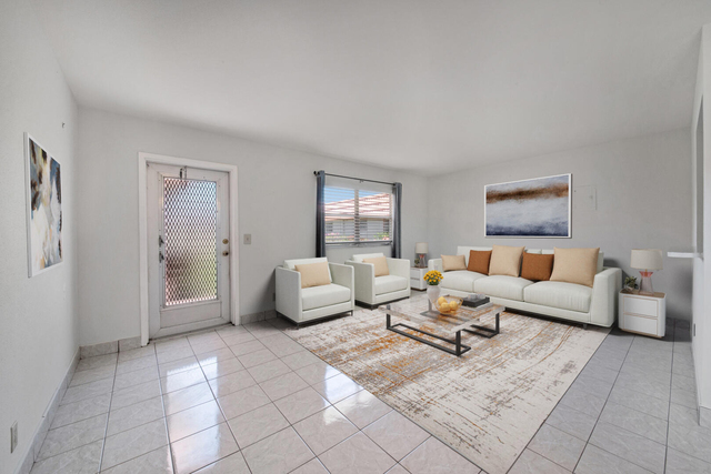 274 Seville L - Photo 1