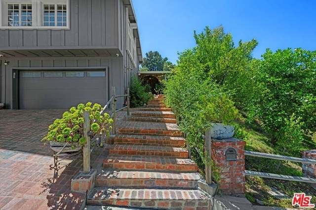 16582 Calneva Drive - Photo 1