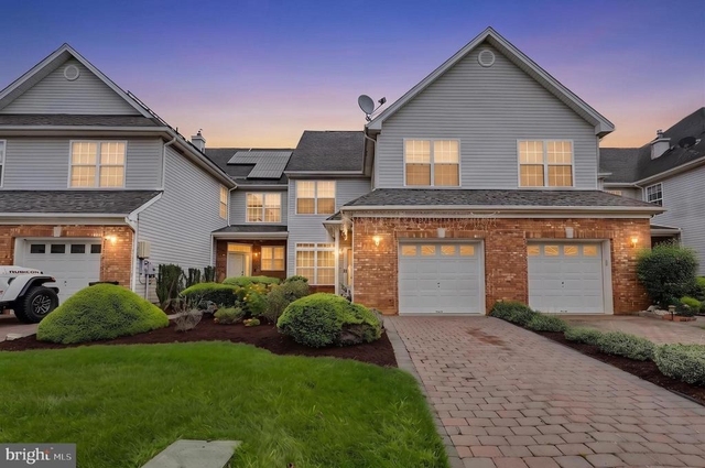 16 Shelley Circle - Photo 1