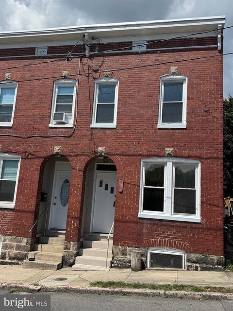 206 Pear Street - Photo 1