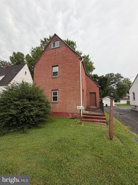 81 E Park Place - Photo 1