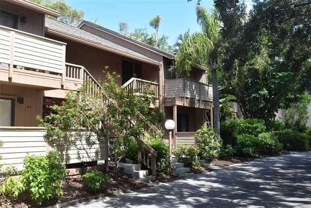 1687 Brookhouse Circle - Photo 1