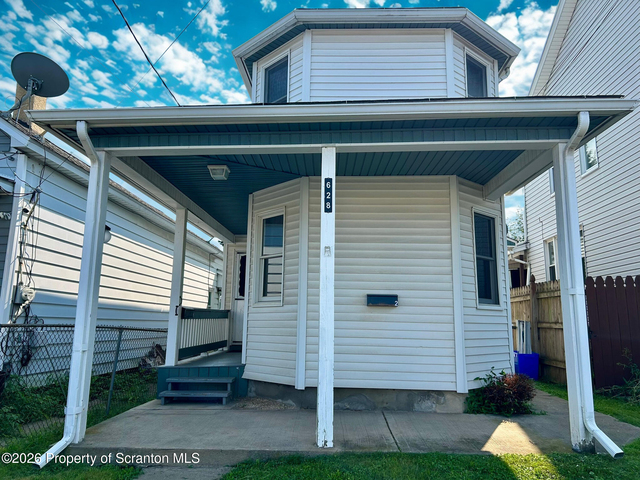 628 Oak Street - Photo 1