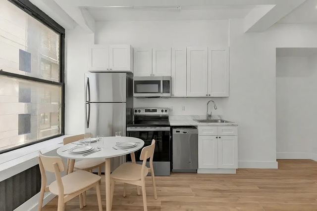 245 West 35th Street 1006 - Photo 1