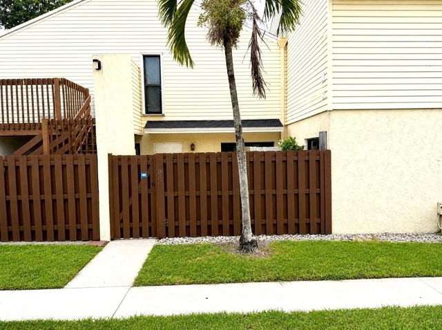629 Executive Center Drive - Photo 1