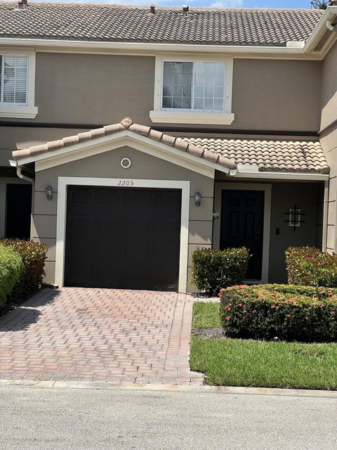 2205 Sw Marshfield Court - Photo 1